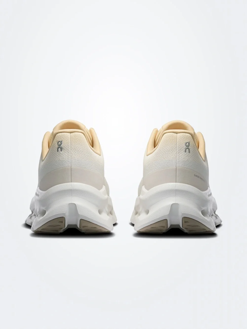 On Running Women Cloudtilt Blonde | Dew Size 5.5 gently used